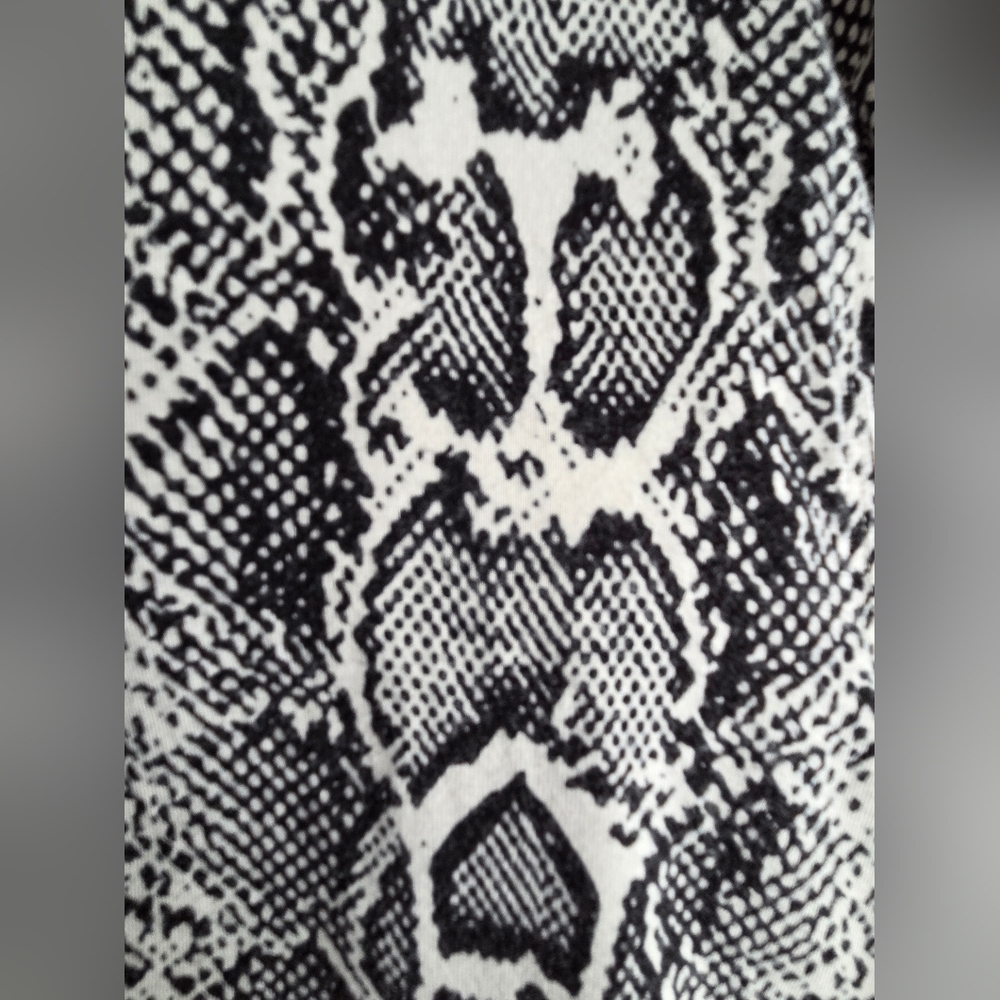 John Mark Snakeskin Print Tunic Top Size L - Picture 6 of 14